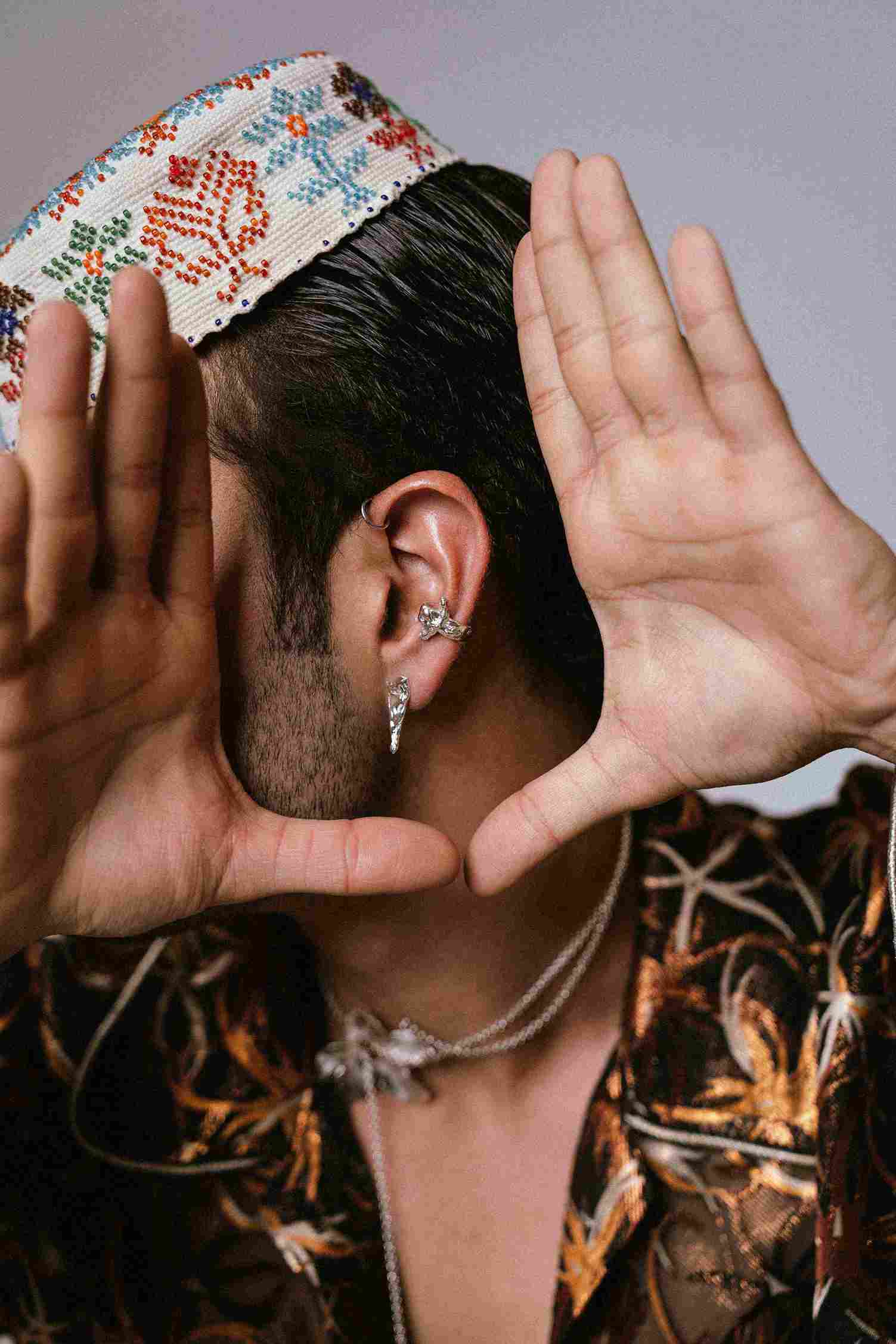 Invisible silver earring