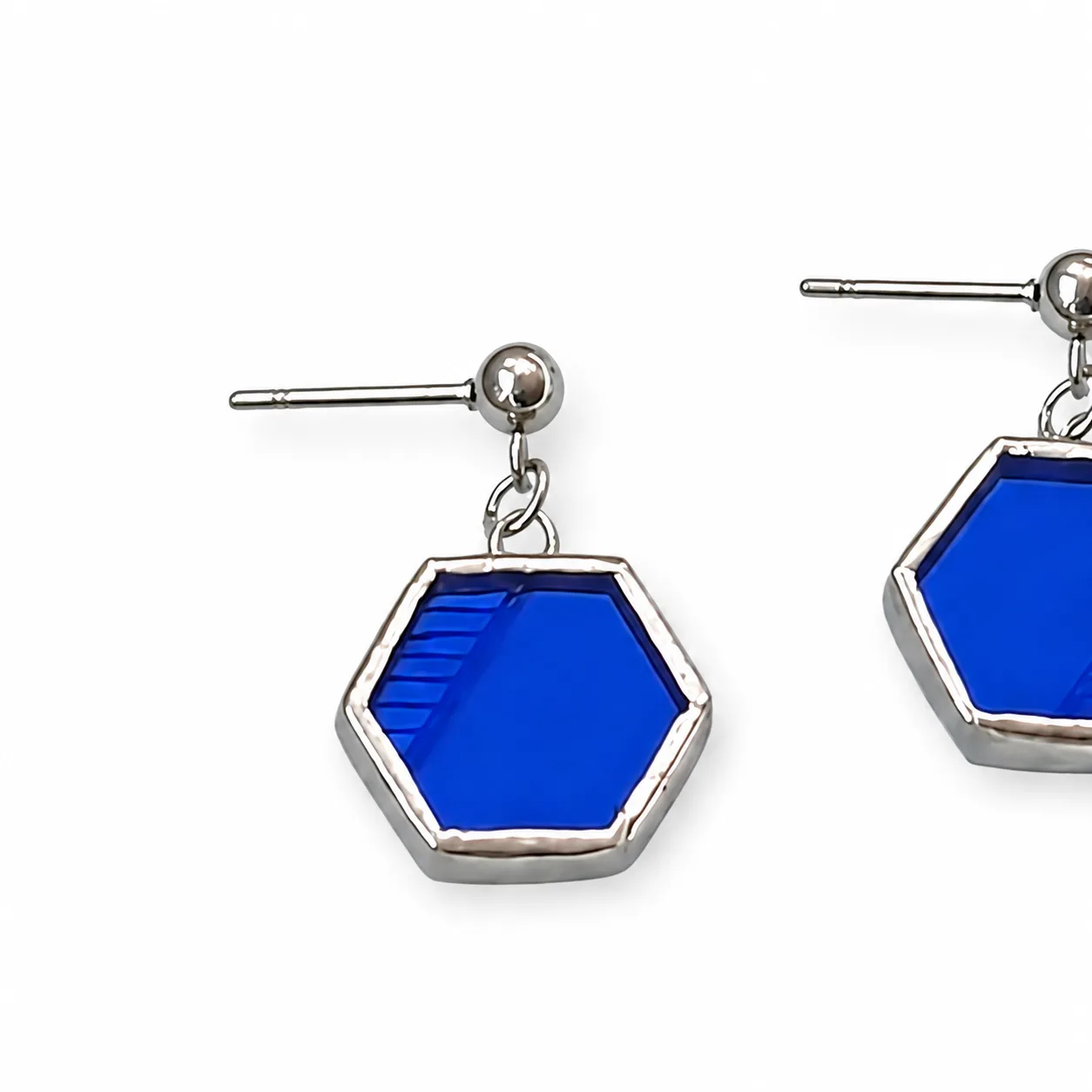 Mehr's earring thumbnail 2