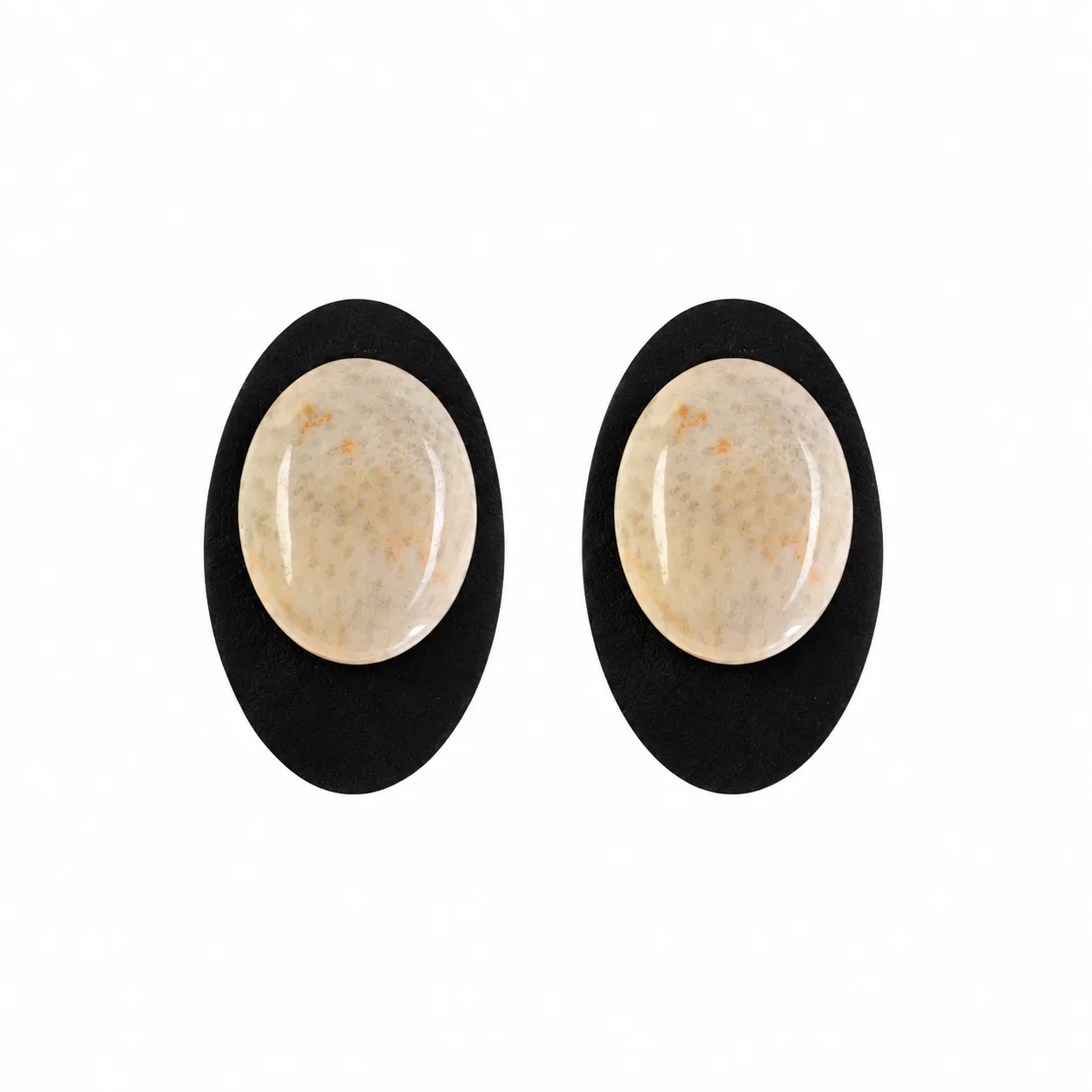 White Mahaba Earring thumbnail 1