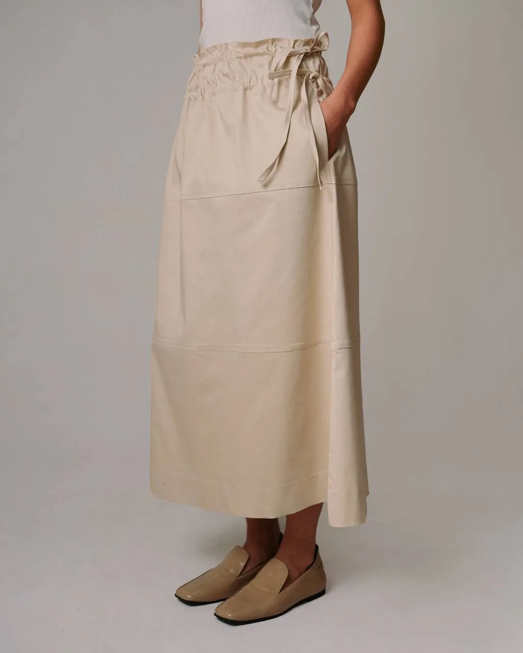 A skirt with a gut thumbnail 3