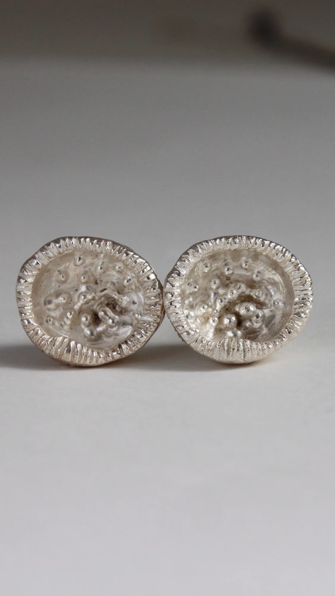 Earrings thumbnail 2