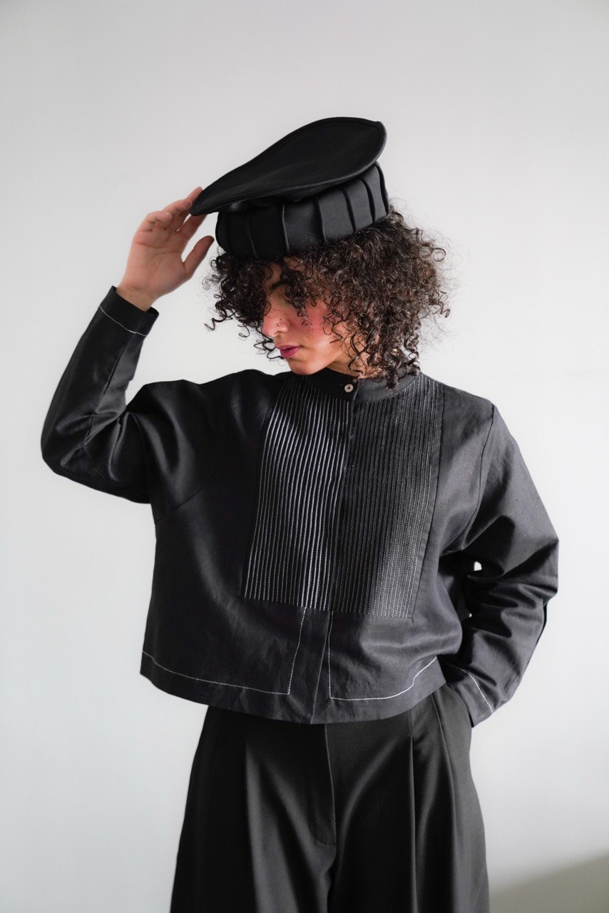 Short pleated shirt thumbnail 3