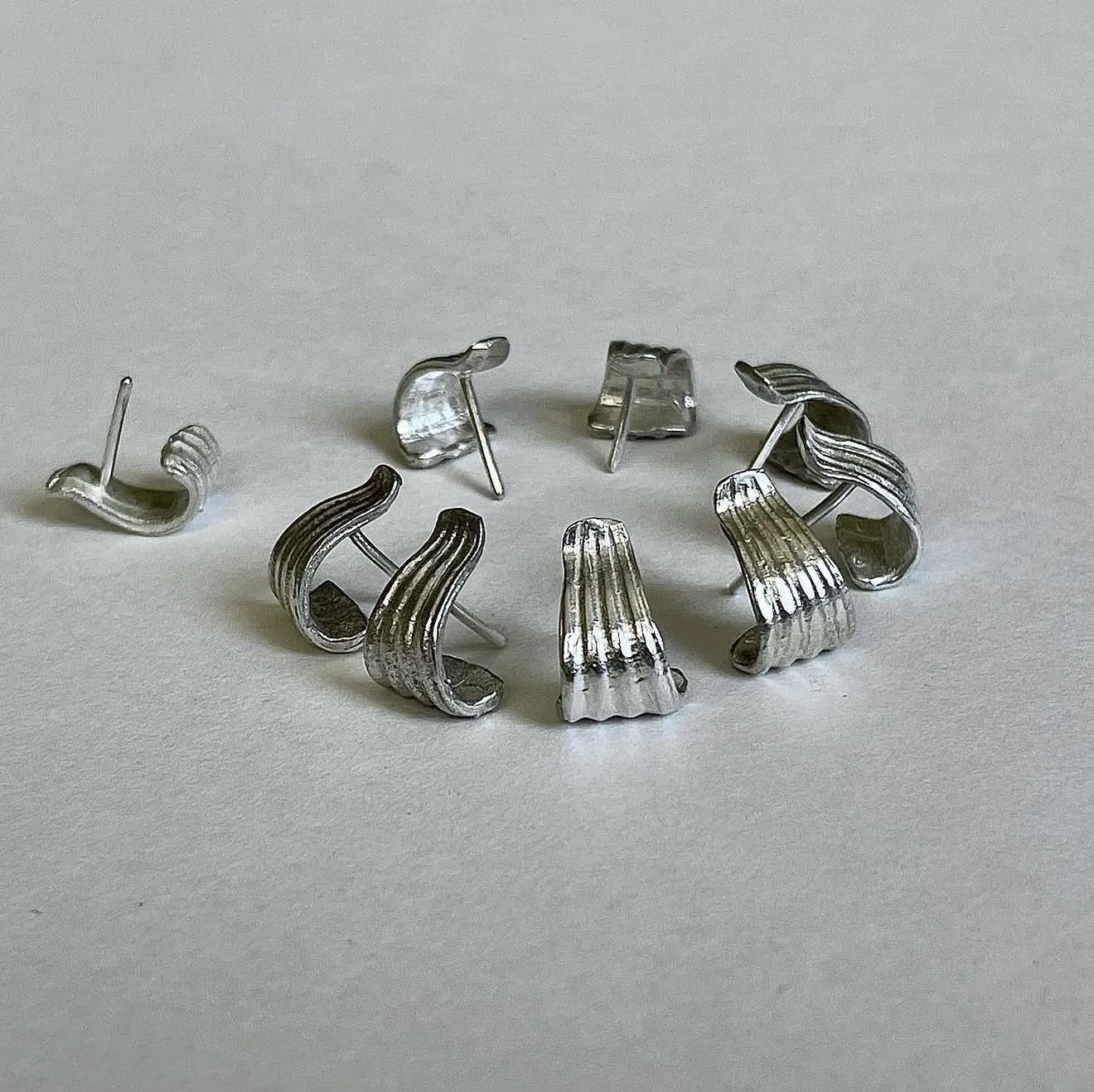 Small shell earring thumbnail 2