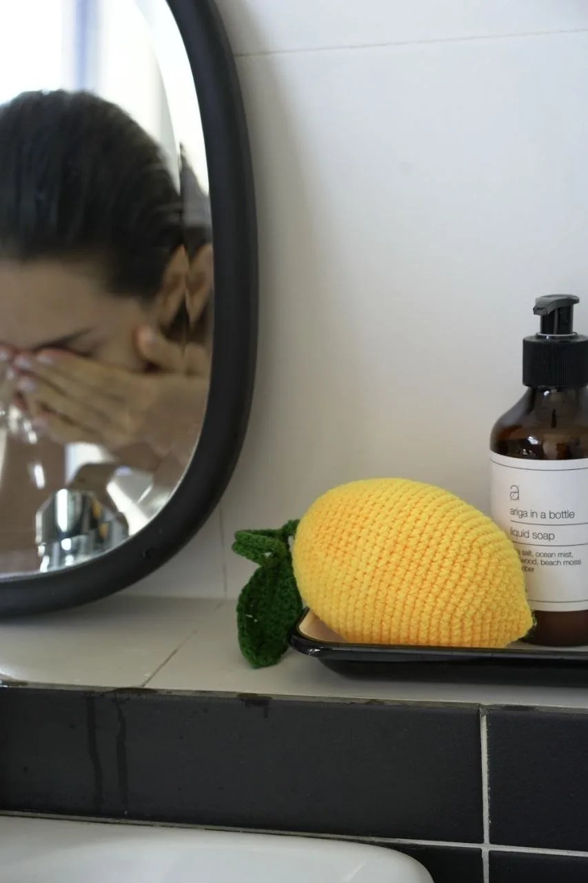 Lemon bath loofah thumbnail 1