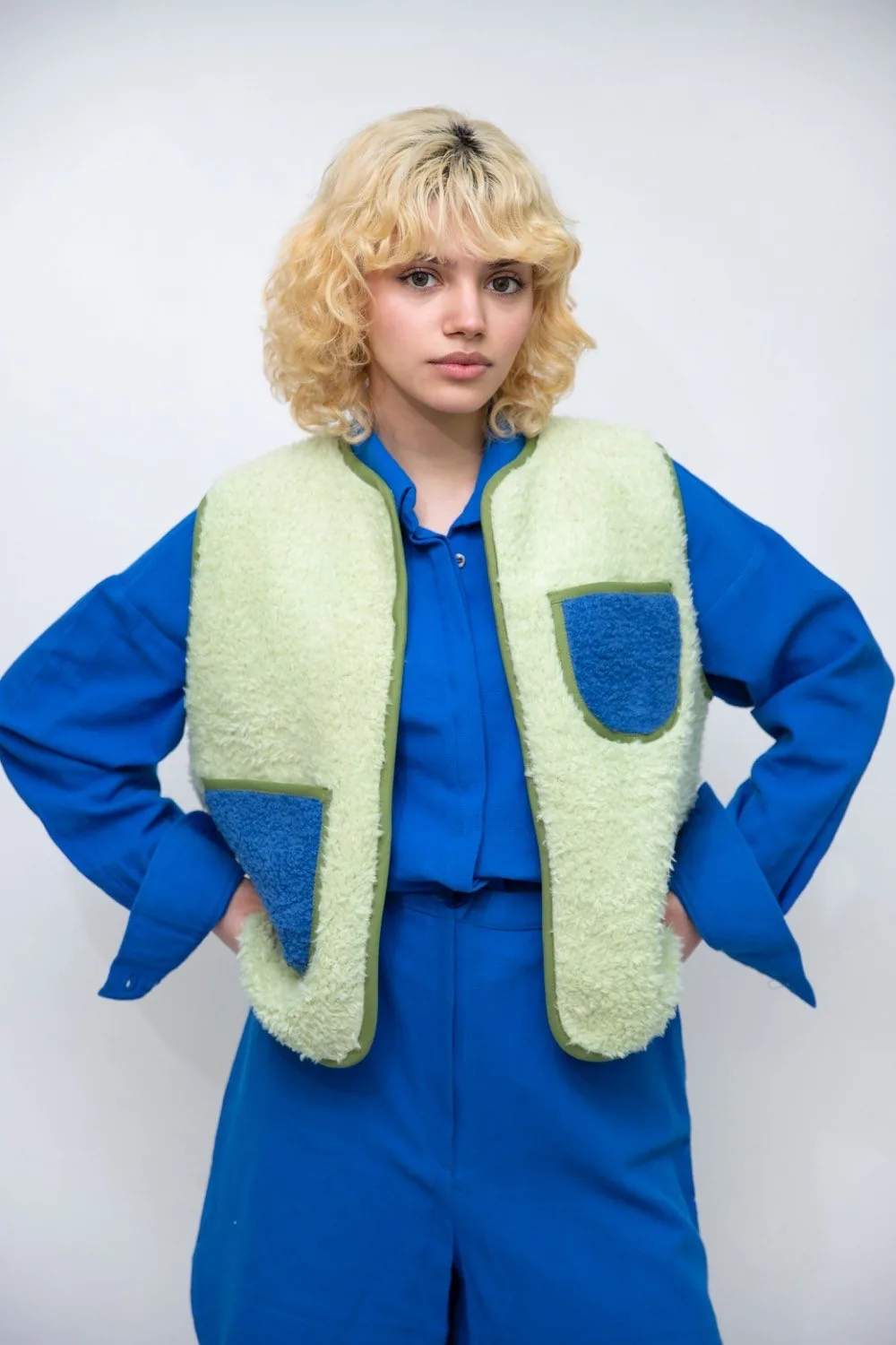 Happy vest thumbnail 3