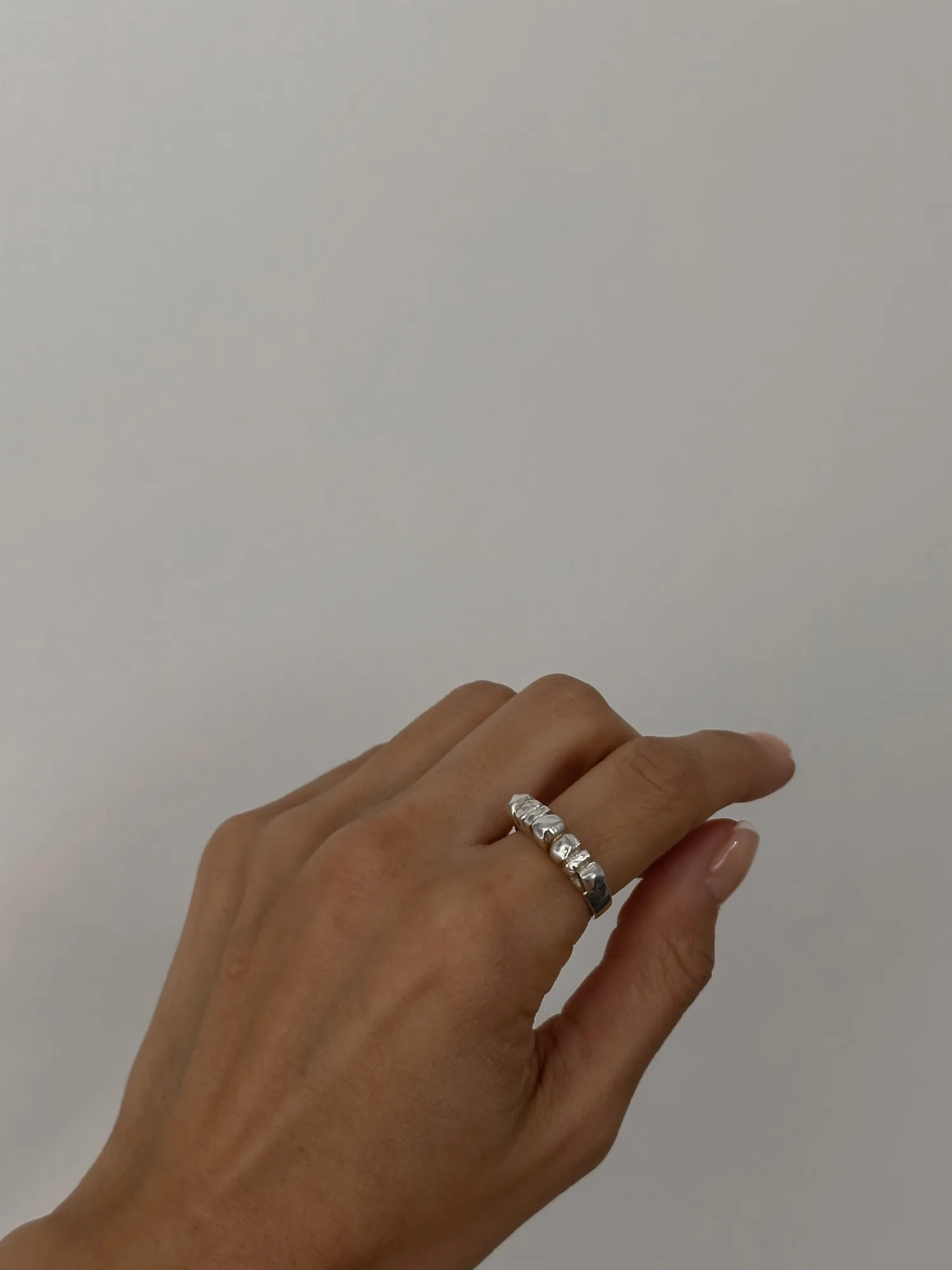 Stone tongs thumbnail 2